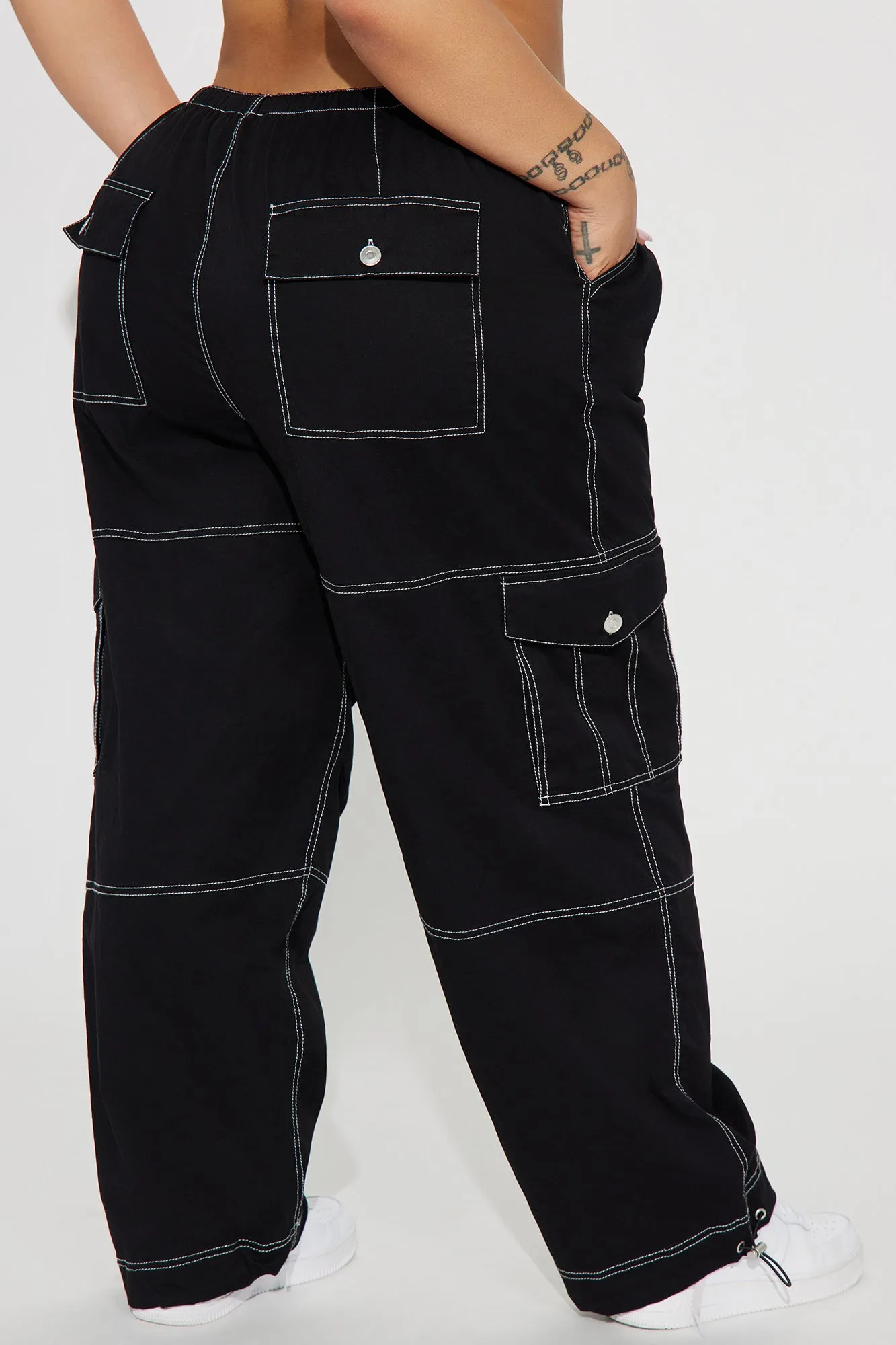 Back Outside Contrast Stitch Parachute Pant - Black