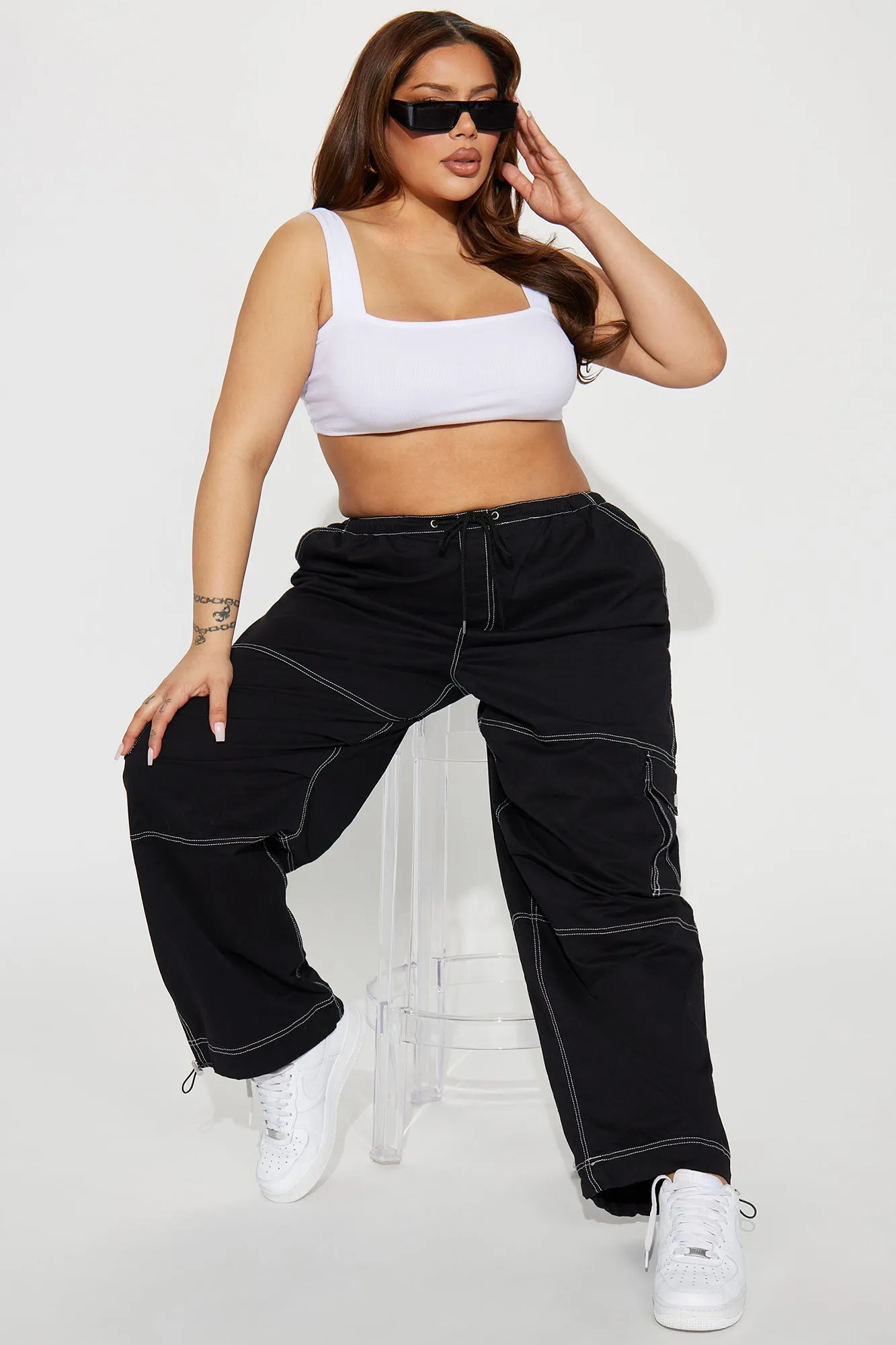 Back Outside Contrast Stitch Parachute Pant - Black
