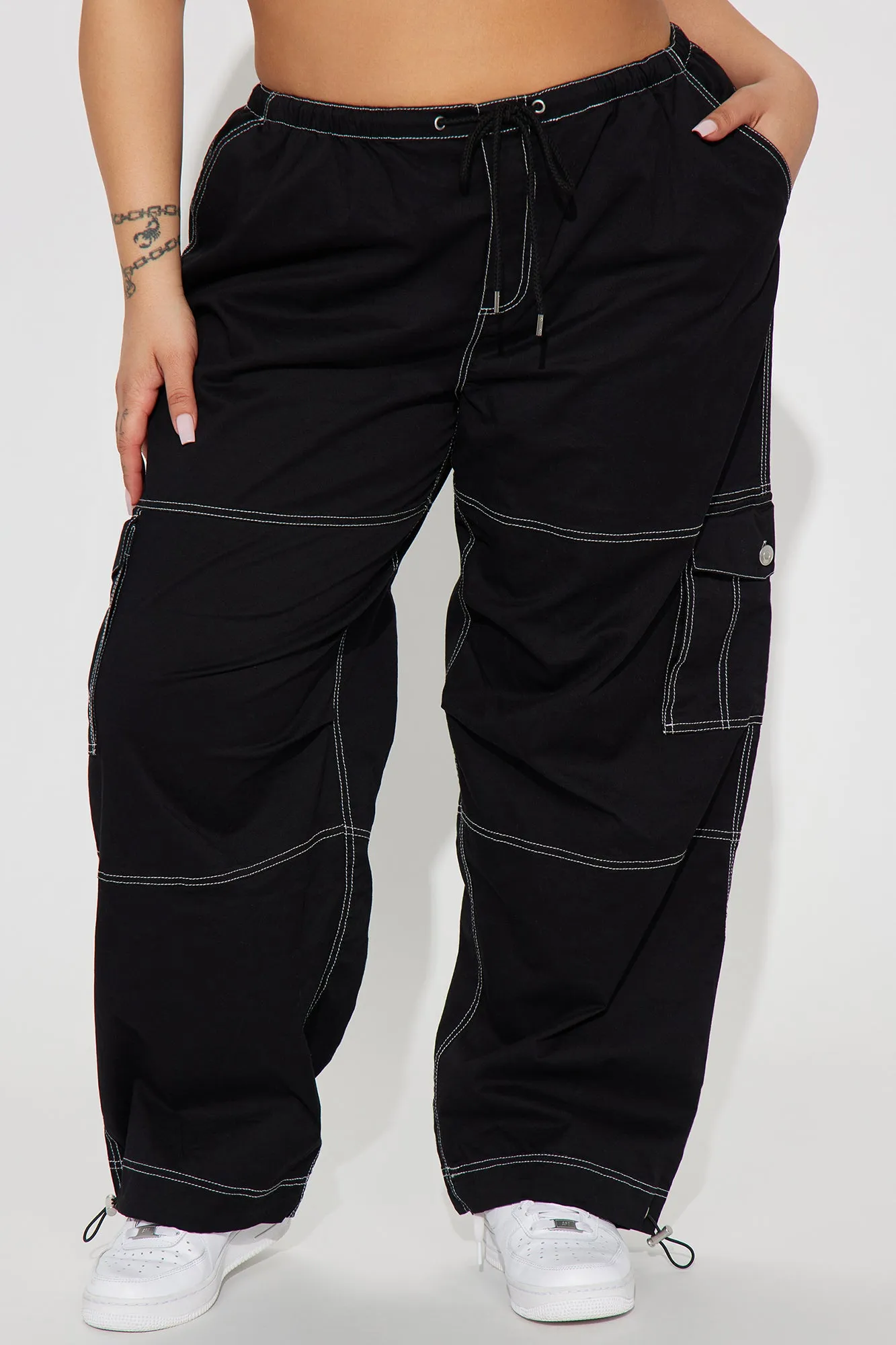 Back Outside Contrast Stitch Parachute Pant - Black