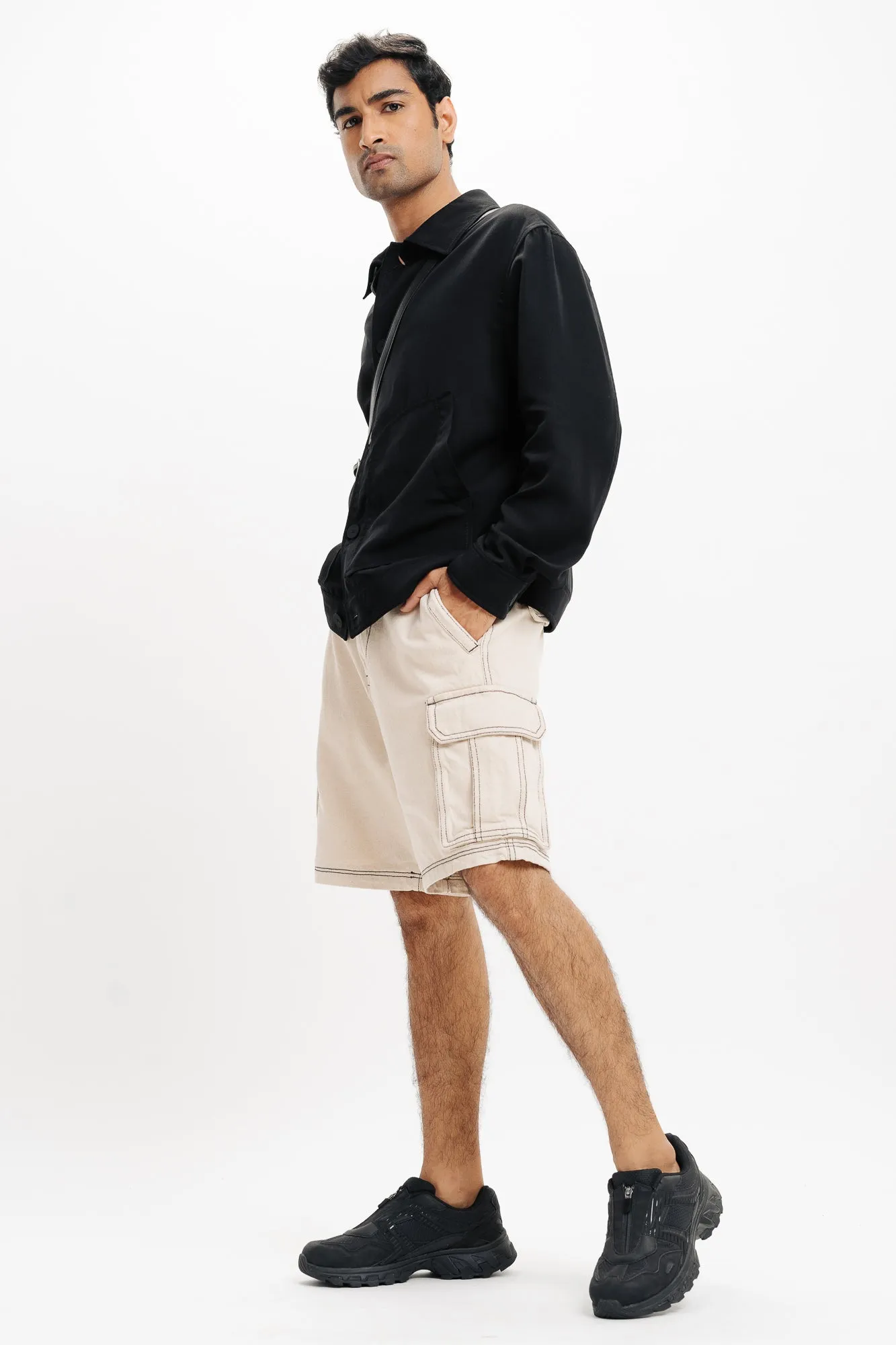 Men's Ecru Contrast-Stitch Cargo Shorts