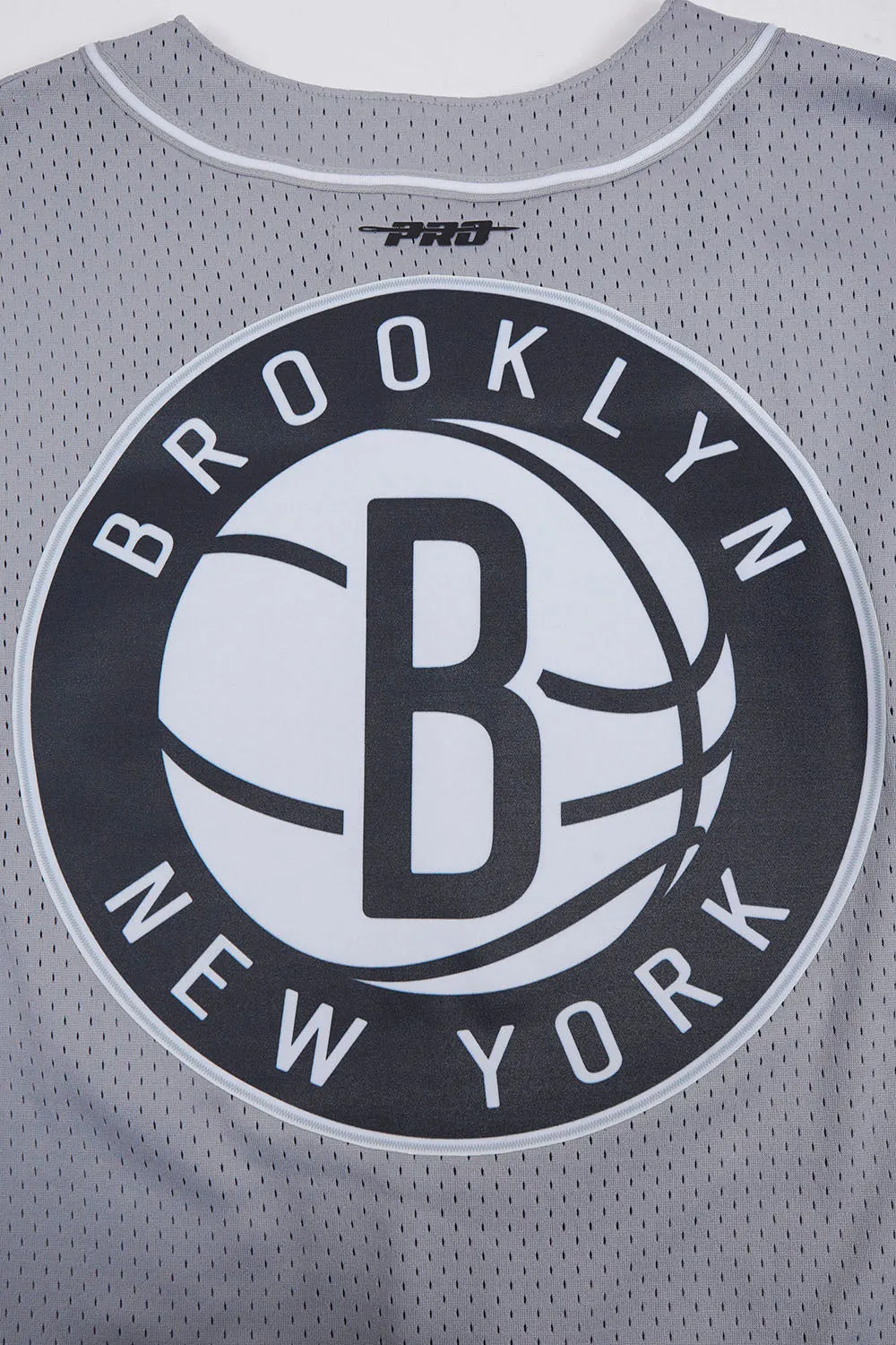 NBA BROOKLYN NETS SCRIPT TAIL MEN'S MESH BUTTON DOWN SHIRT (GRAY)