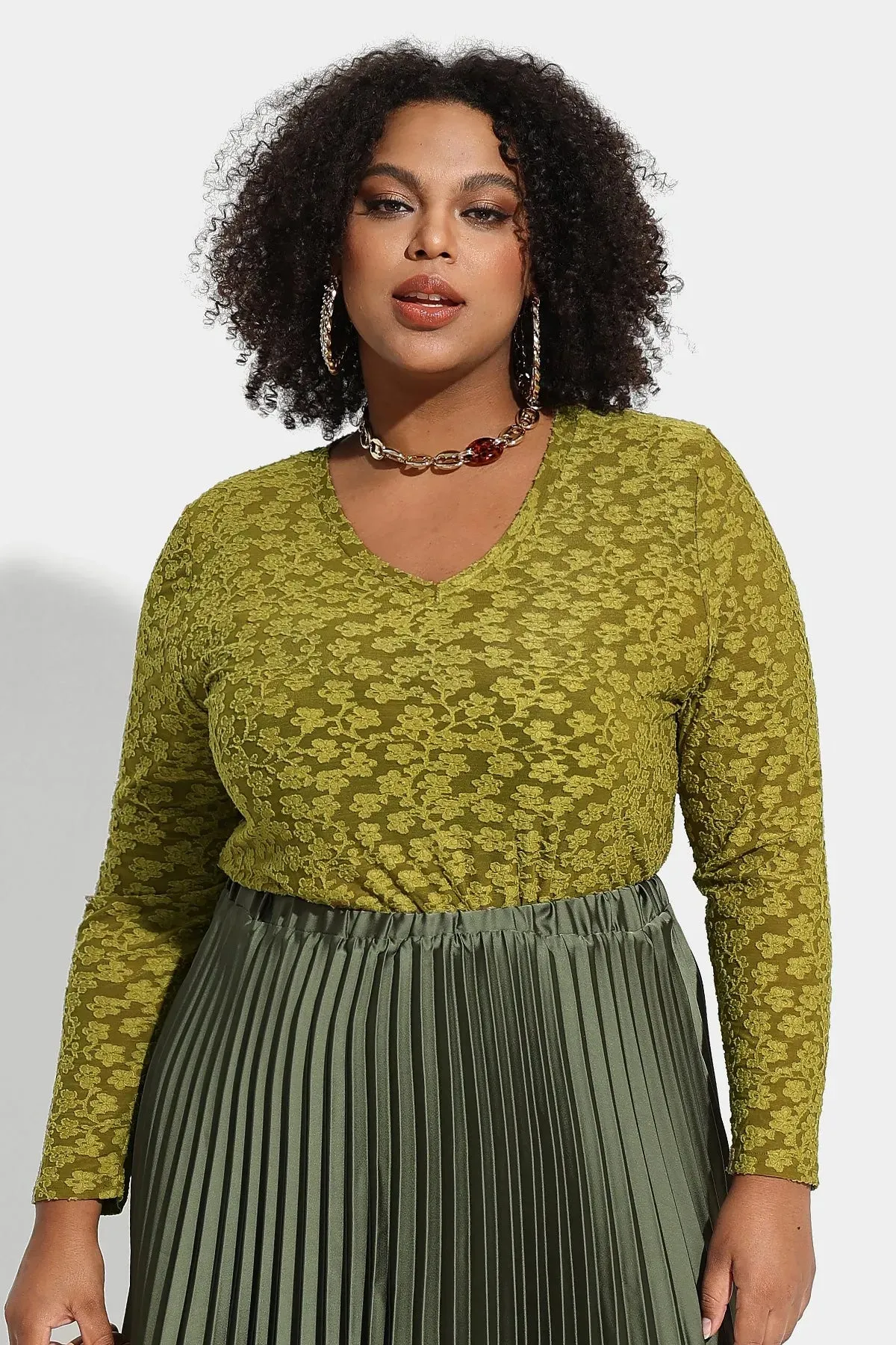 Ritera Stylish Allover Floral Long Sleeve T-Shirt