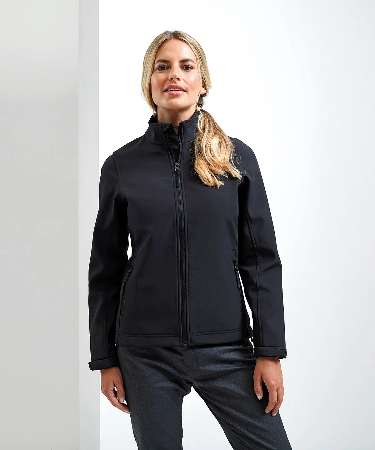 Womens Windchecker® printable and recycled softshell jacket | Dark Grey
